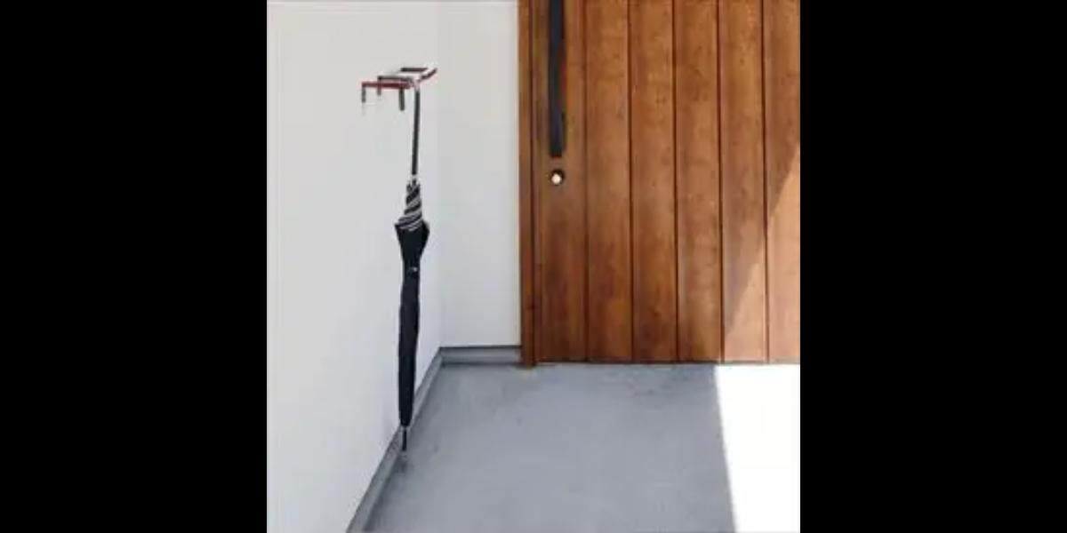 お客様向け？デザイン性に特化した屋外用の傘掛けをご紹介！