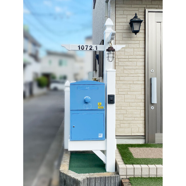 【欠品中 納期未定】ボウクス（BOWCS） ブライズボックス用オプション 機能門柱バイナルスタンド Large用 装飾レール付きタイプ ホワイト