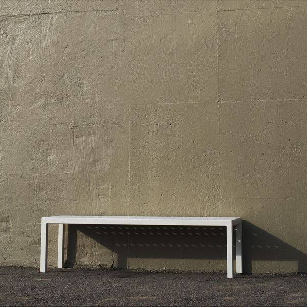 SUNDAYS フレームダイニング ベンチ 屋外用 ガーデンファニチャー ブラック