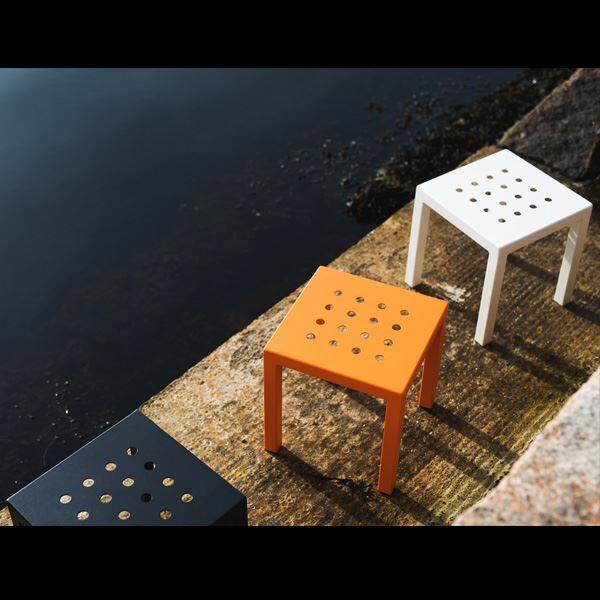 SUNDAYS フレームダイニング スクエア 屋外用 ガーデンファニチャー オレンジ